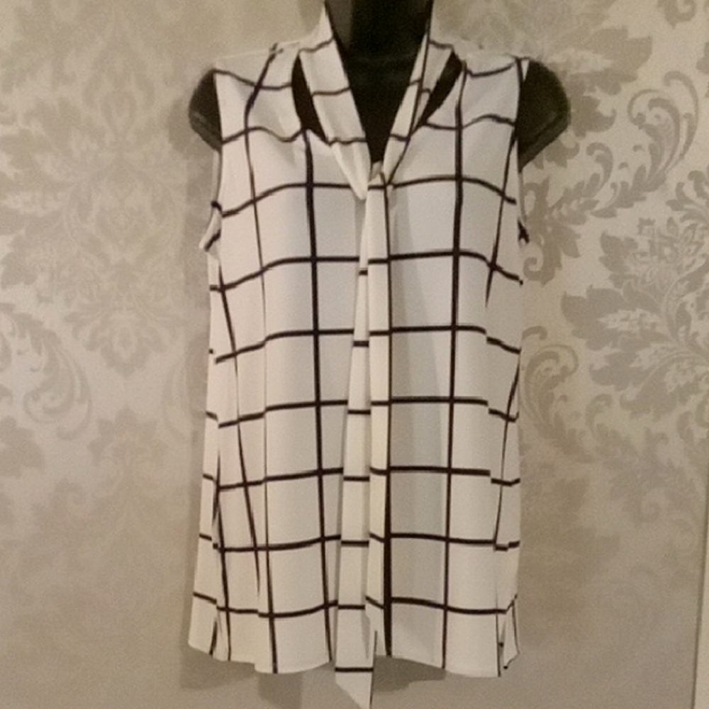 Charter Club White Black Sleeveless Notched Collar Blouse